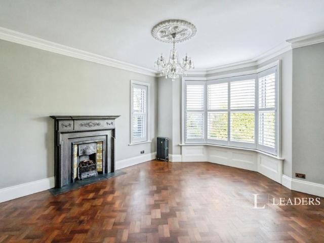 6 bedroom house to rent