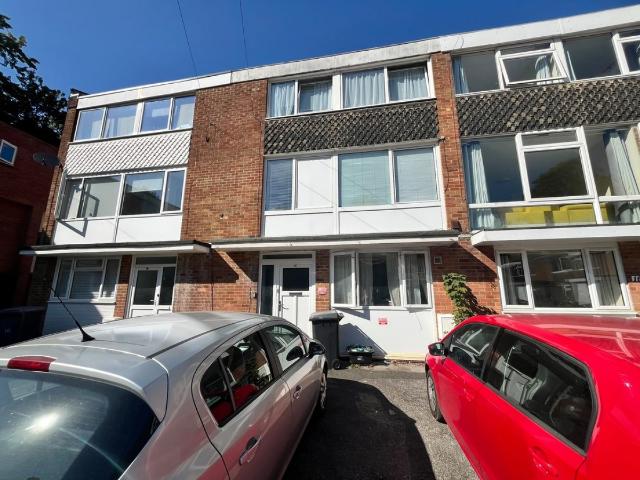 6 bedroom House To Rent