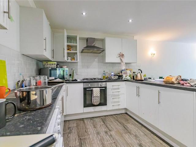6 bedroom house to rent