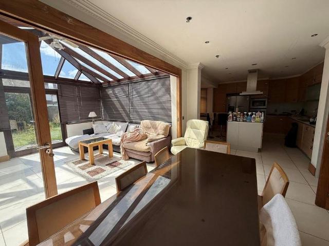 6 bedroom house to rent