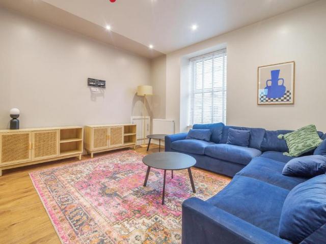 6 bedroom house to rent