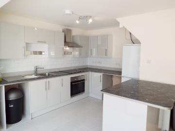 6 bedroom house to rent