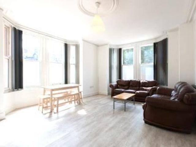 6 bedroom house to rent