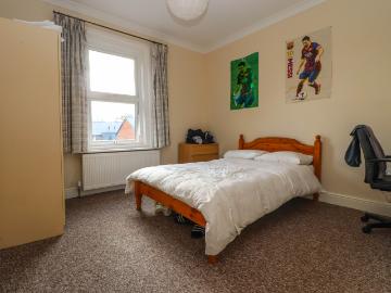 6 bedroom house to rent
