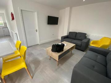 6 bedroom house to rent