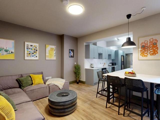 6 bedroom house to rent