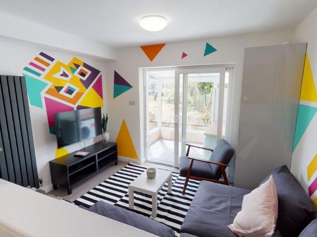 6 bedroom house to rent