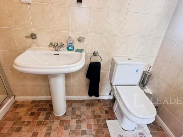 6 bedroom house to rent