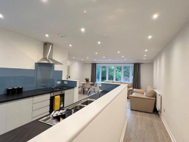 6 bedroom house to rent