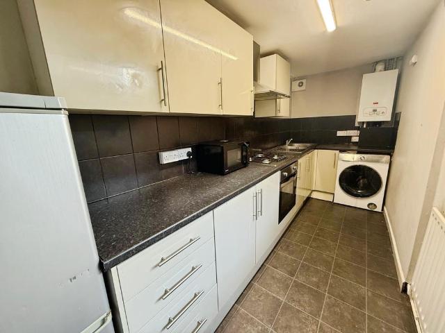 6 bedroom house to rent