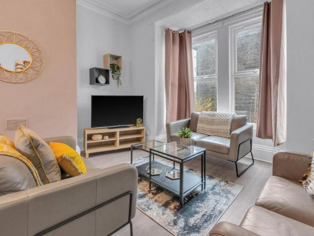 6 bedroom house to rent
