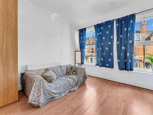 6 bedroom house to rent