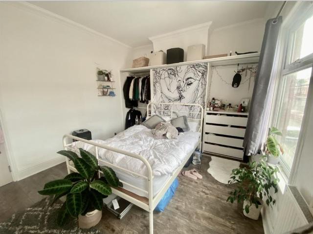 6 bedroom house to rent