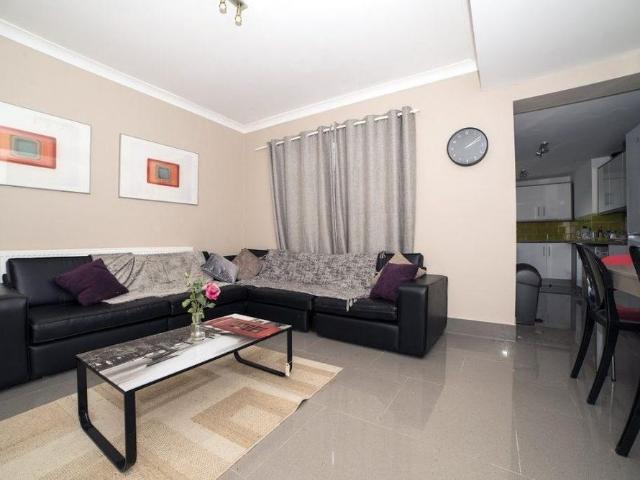 6 bedroom house to rent