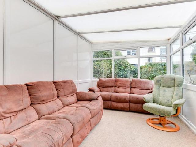 6 bedroom house to rent