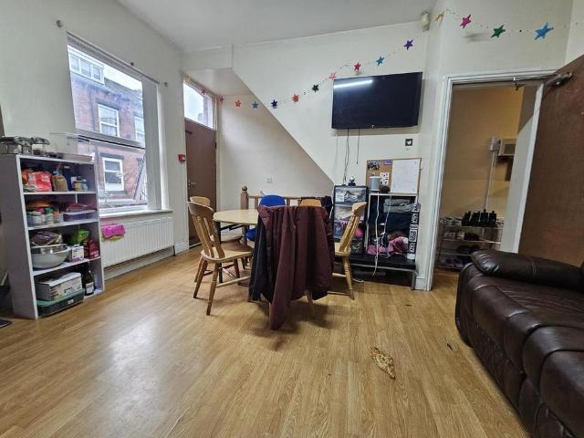 6 bedroom house to rent