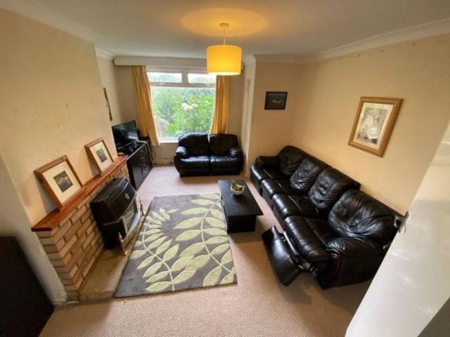 6 bedroom house to rent