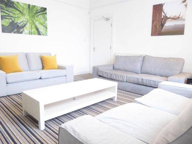 6 bedroom house to rent