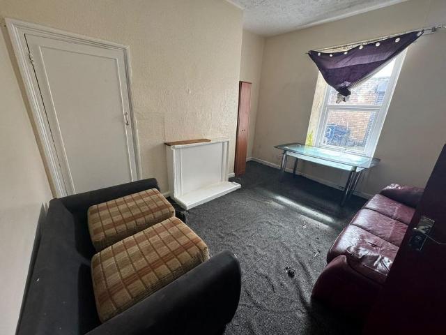 6 bedroom house to rent