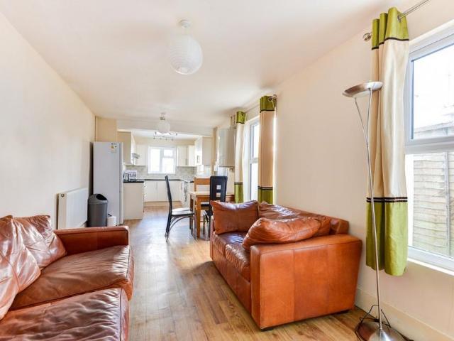 6 bedroom house to rent