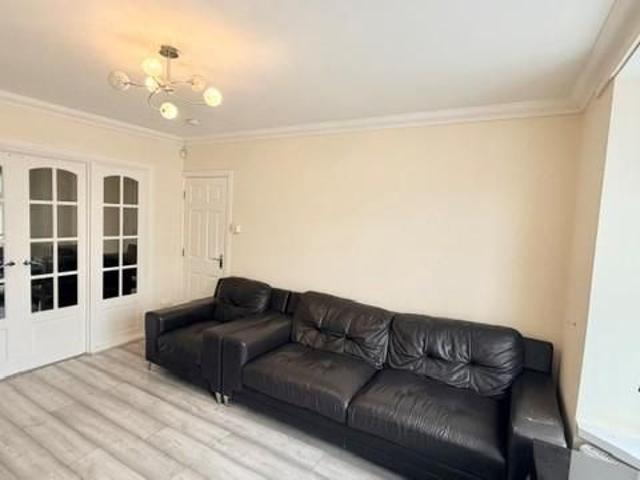 6 bedroom house to rent