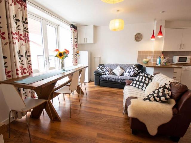6 bedroom house to rent