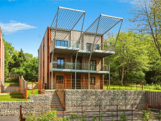 6 bedroom house to rent