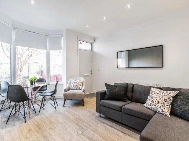 6 bedroom house to rent