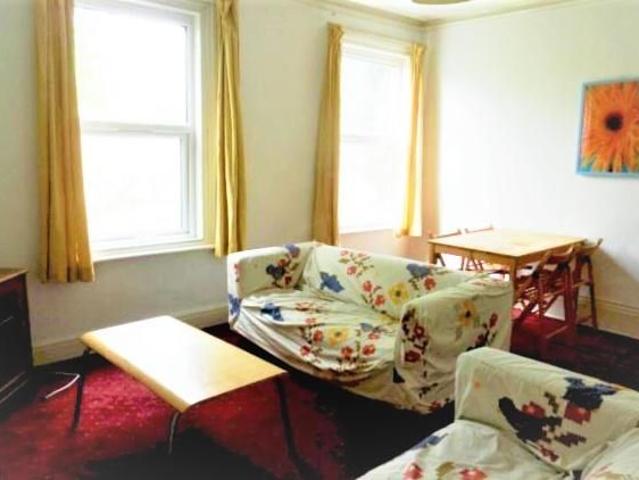 6 bedroom house to rent