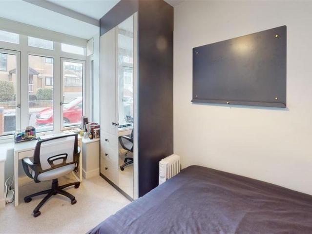 6 bedroom house to rent