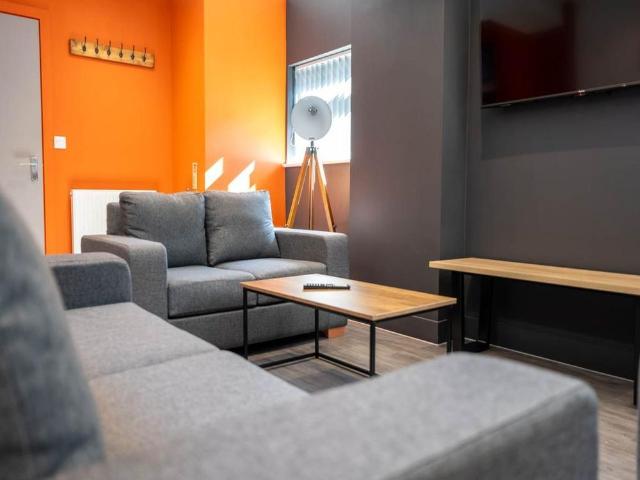 6 bedroom house to rent