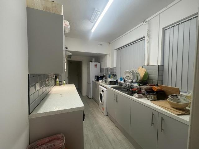 6 bedroom house to rent