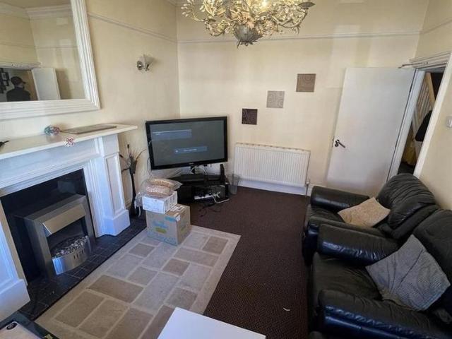 6 bedroom house to rent