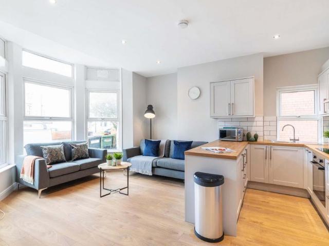 6 bedroom house to rent