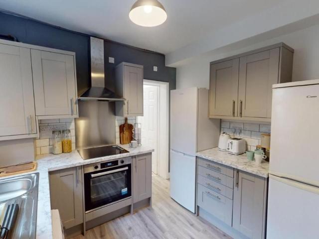 5 bedroom house to rent
