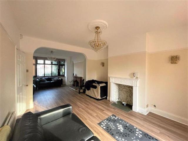6 bedroom house to rent