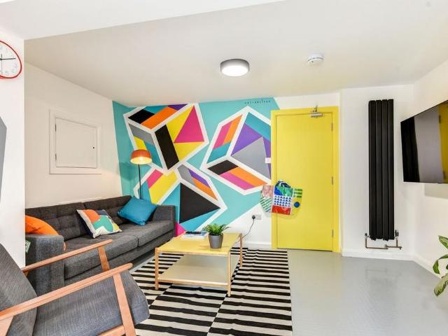6 bedroom house to rent