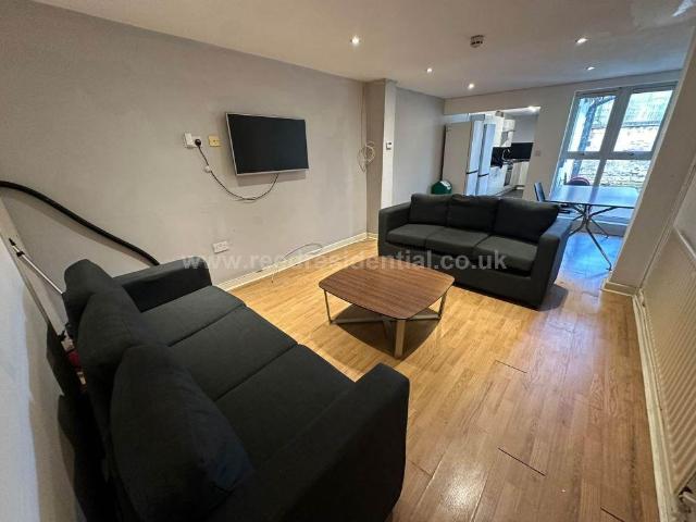 6 bedroom house to rent