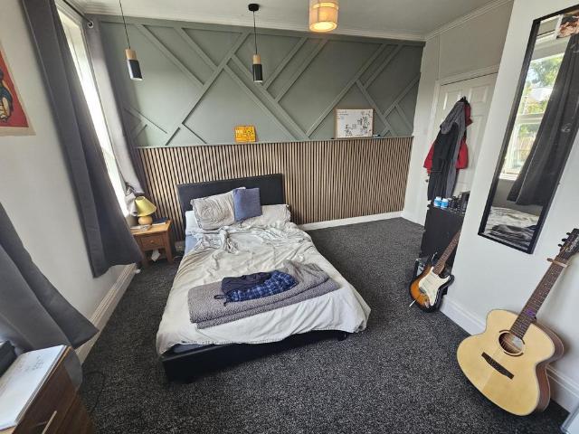 6 bedroom house to rent