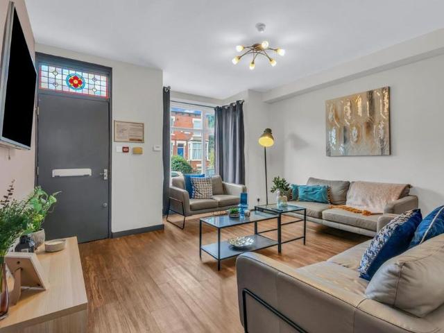 6 bedroom house to rent
