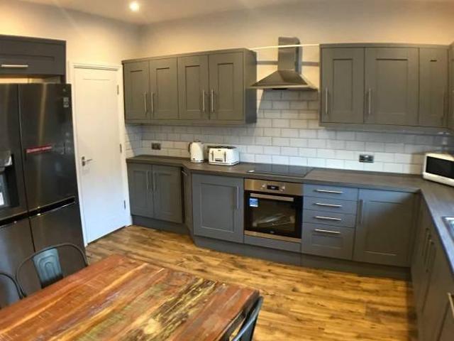 6 bedroom house to rent