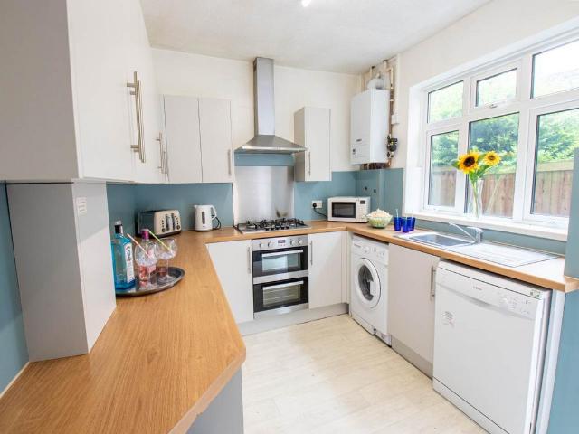 5 bedroom house to rent