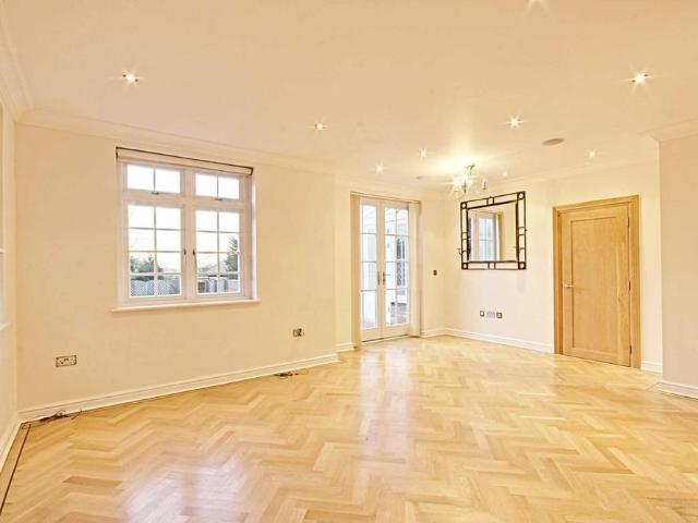 6 bedroom house to rent