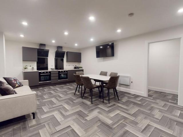 6 bedroom house to rent