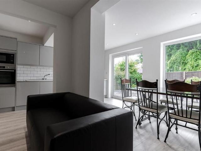 6 bedroom house to rent