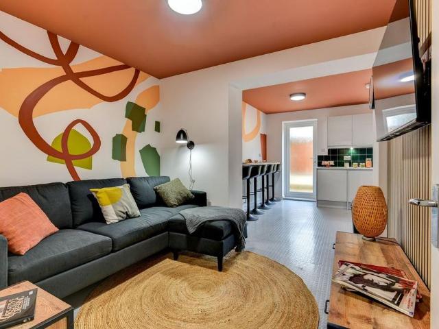 6 bedroom house to rent