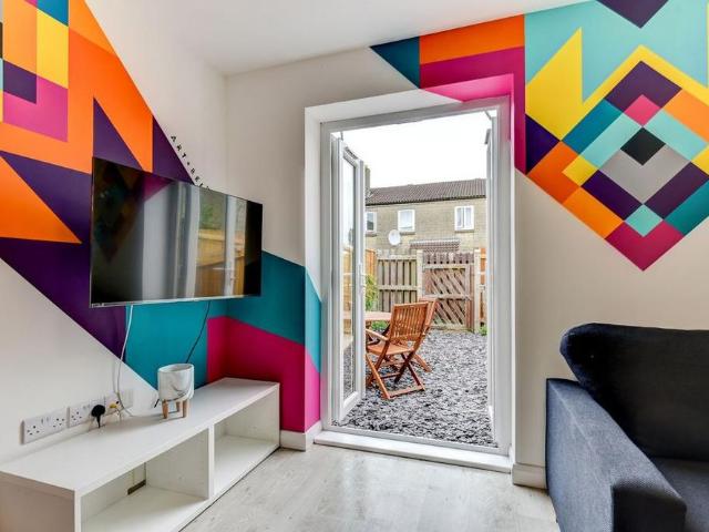 6 bedroom house to rent