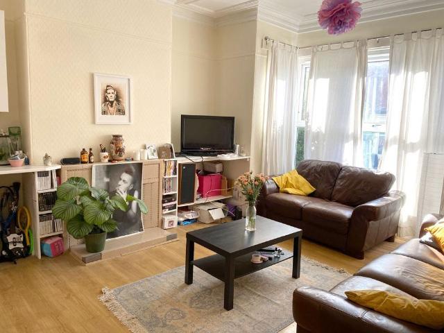 6 bedroom house to rent