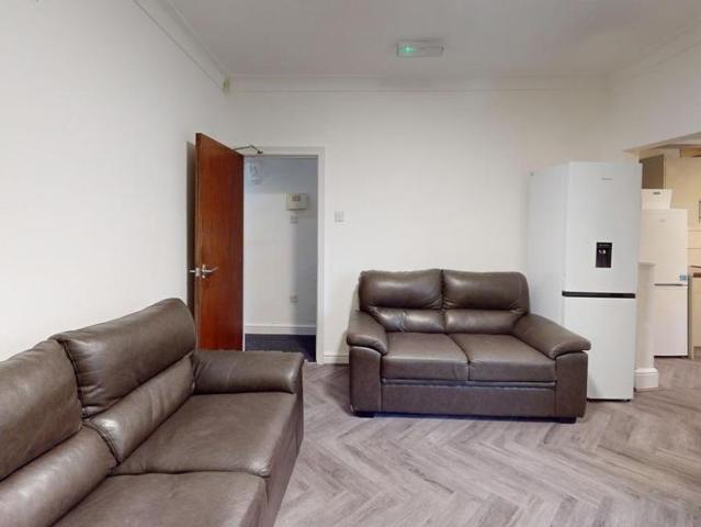 6 bedroom house to rent