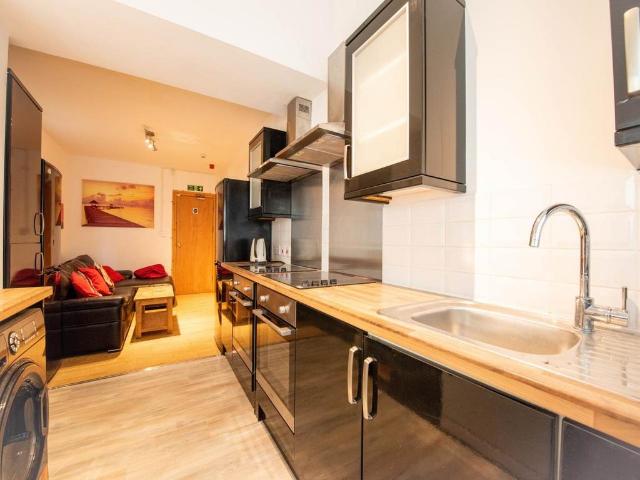 6 bedroom house to rent